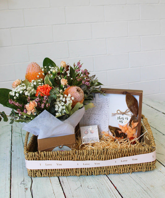 In-love-With-Wildflowers-Hamper-gift-box-Valentines-Day